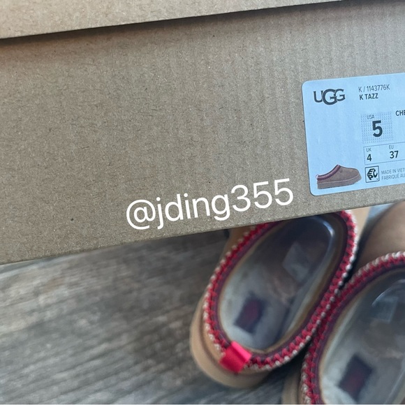 Brand New UGG Big Kids/Youth’s Tazz Slippers (Chestnut) - Picture 7 of 12